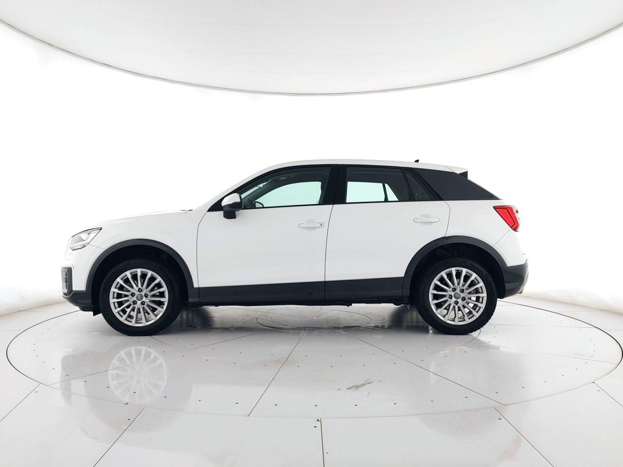 AUDI Q2 35 1.5 tfsi Business Design LED+C17"
