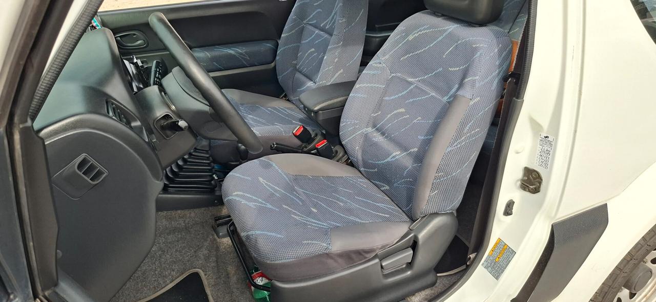 Suzuki Jimny 1.3i 16V cat 4WD JLX