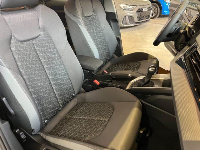 AUDI A1 SPB 30 TFSI Stronic S line edition "17 Sline/F.Led