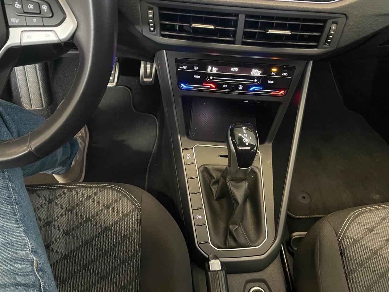 Volkswagen Taigo 1.0 TSI 115 CV DSG R-Line Fari Matrix