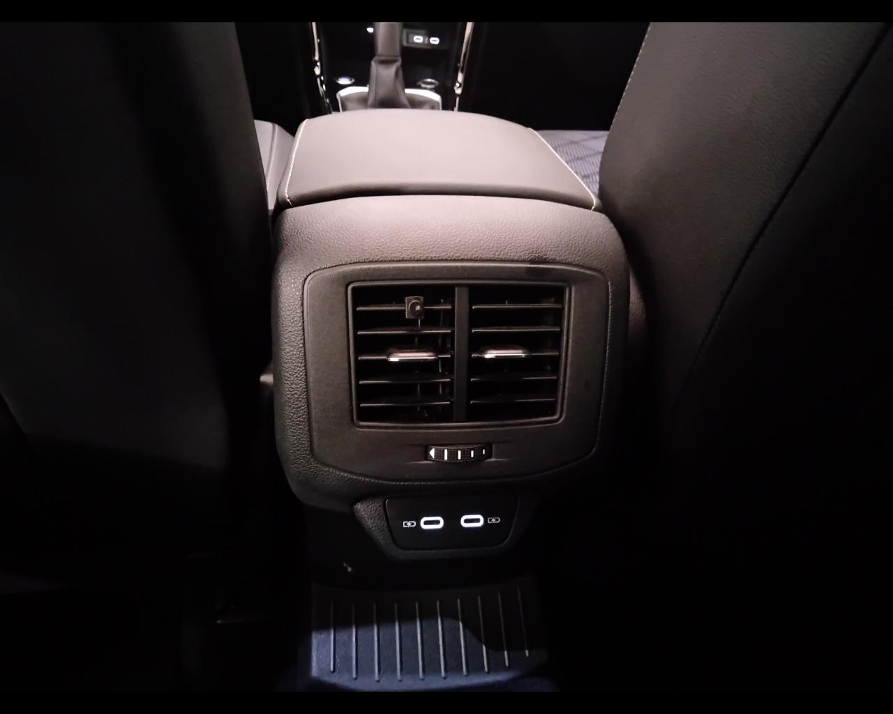 VOLKSWAGEN T-Roc I 2022 - T-Roc 1.5 tsi R-Line dsg