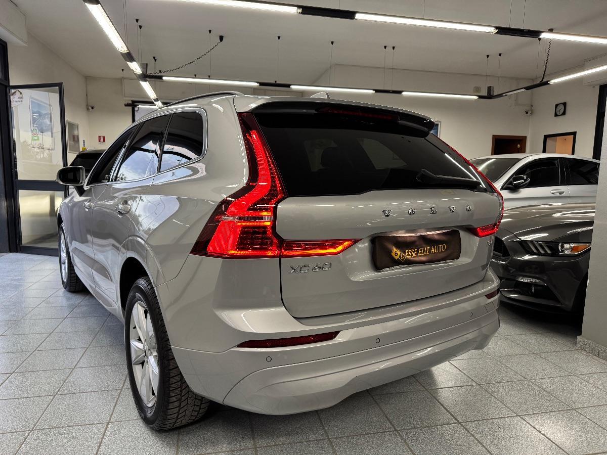 VOLVO XC60 B4 automatico Plus Dark LED/ CARPLAY/ UNICO PROP