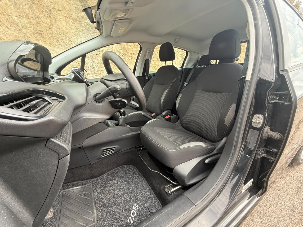 Peugeot 208 Active/1.0 68 CV/5 POSTI/CLIMA