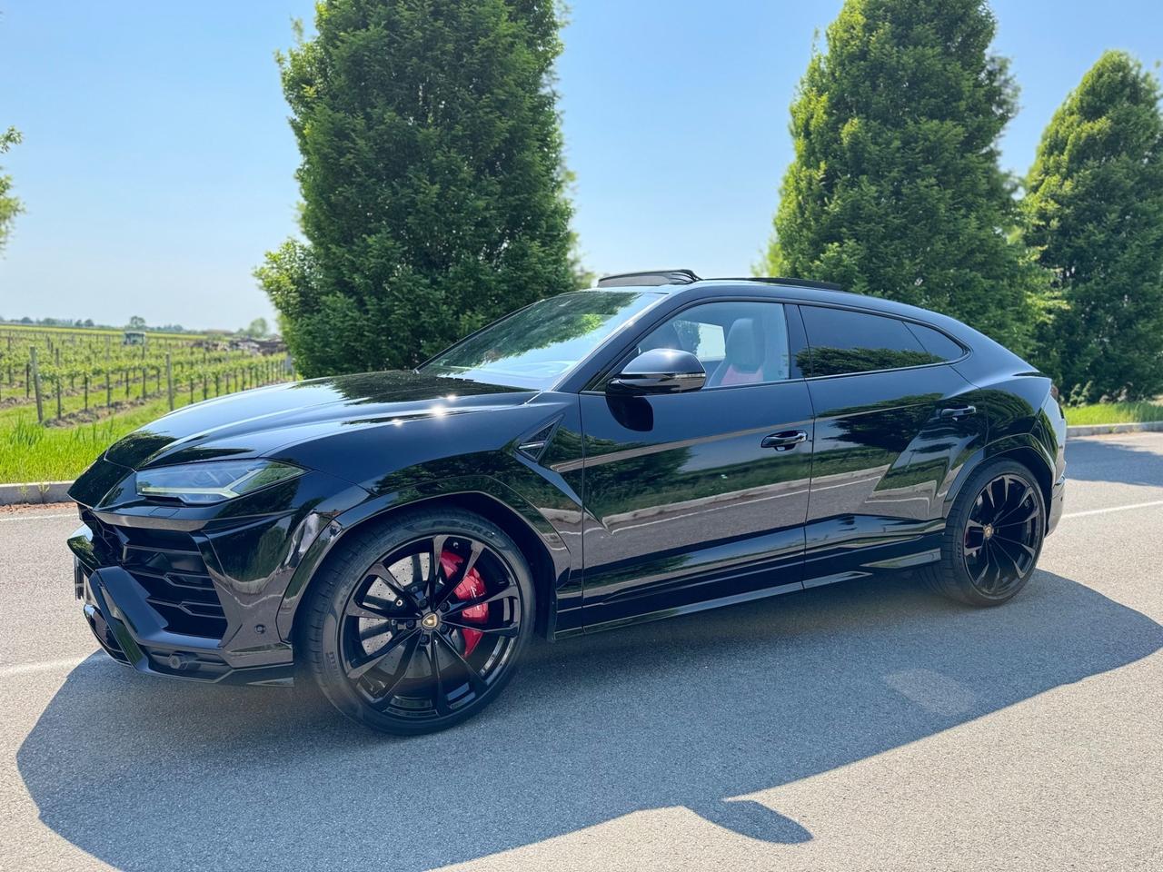 Lamborghini Urus 4.0 V8 650cv Total Black Permute