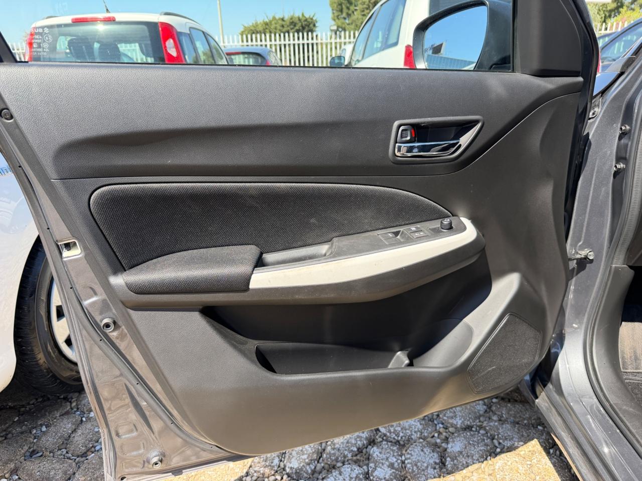 Suzuki Swift 1.2 Hybrid Cool