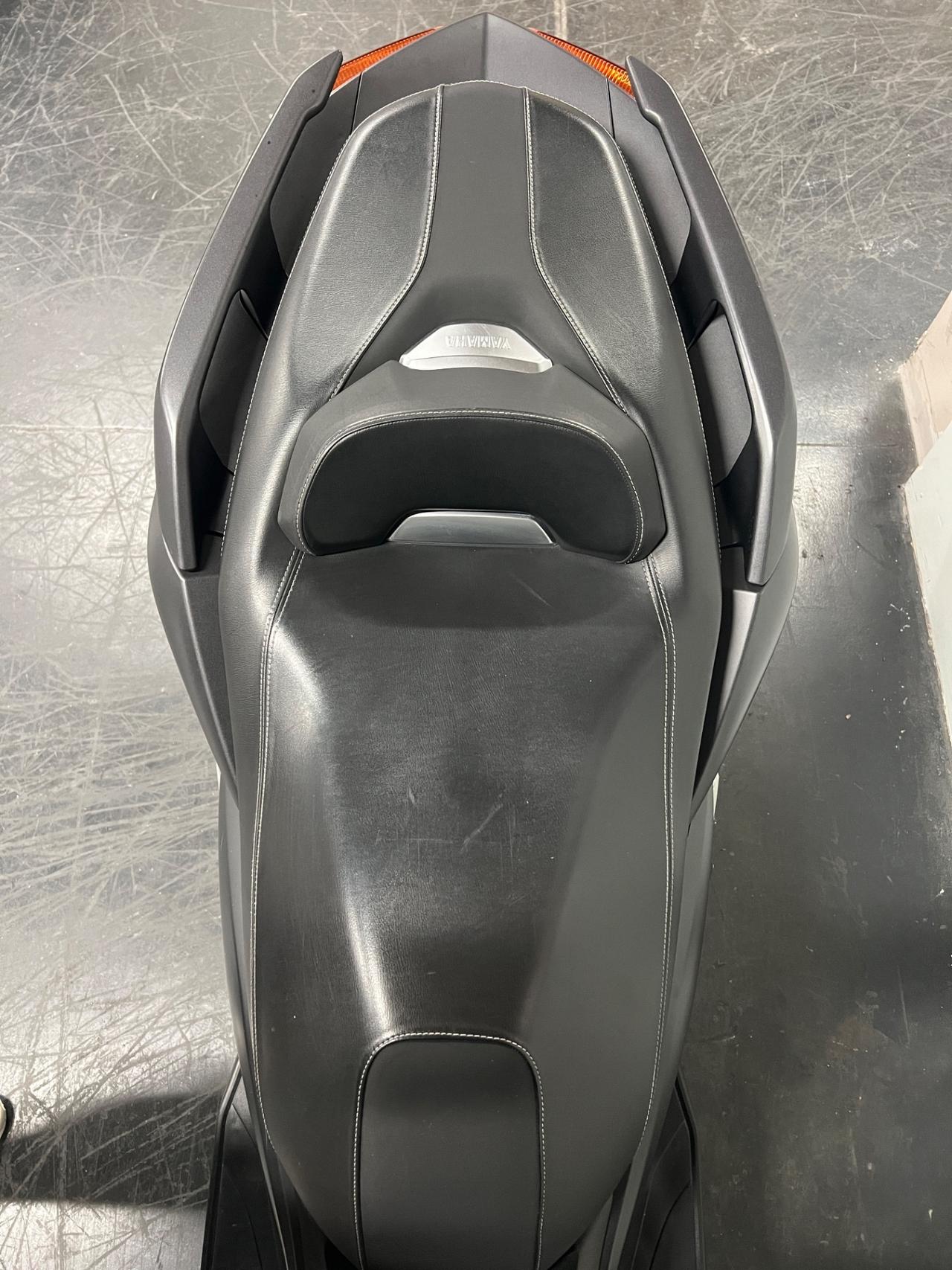 Yamaha X-Max 300