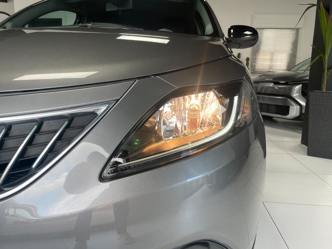 Lancia Ypsilon 1.0 FireFly 5 porte S&S Hybrid Gold