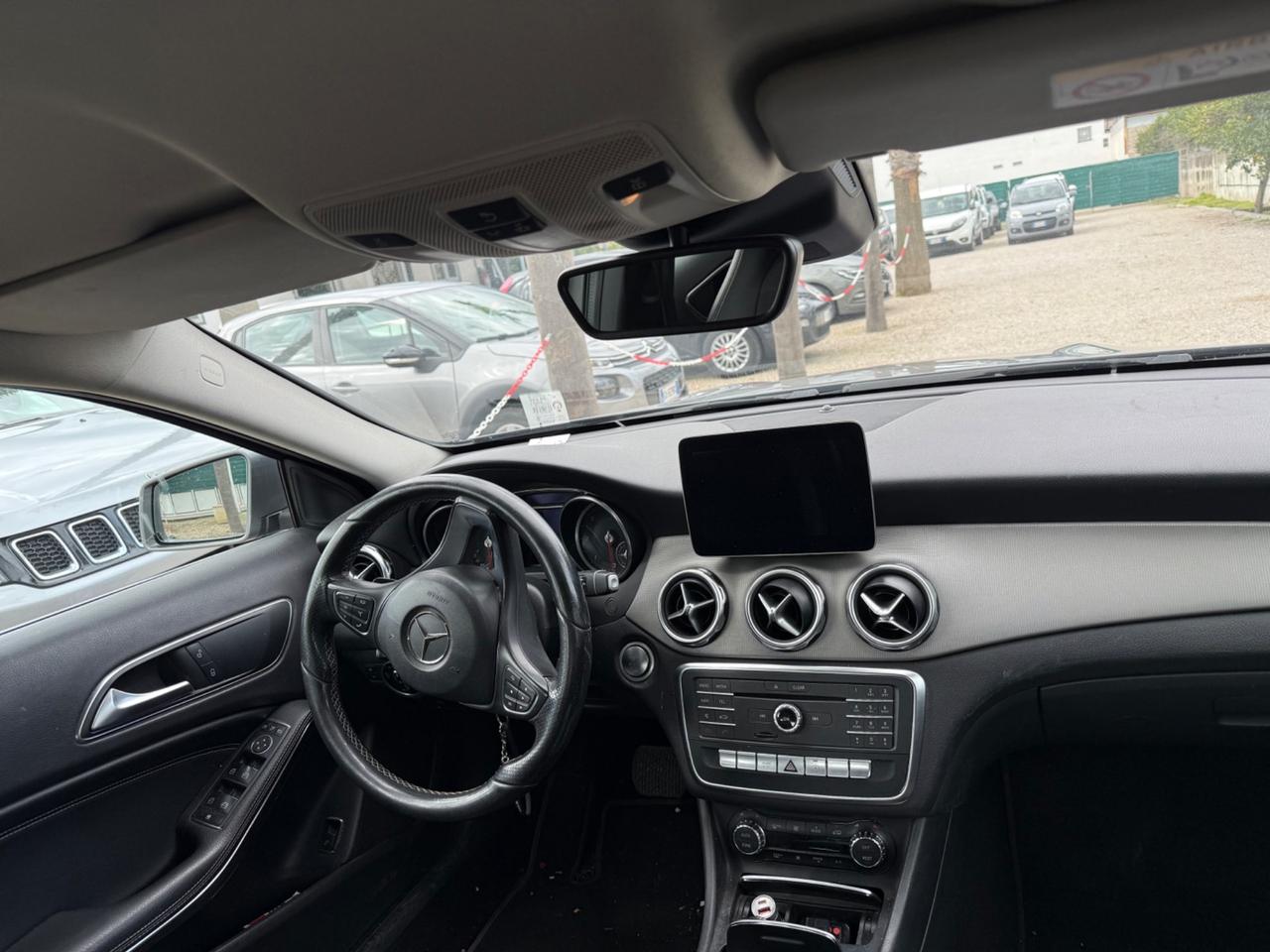 Mercedes-benz GLA 200 d Premium