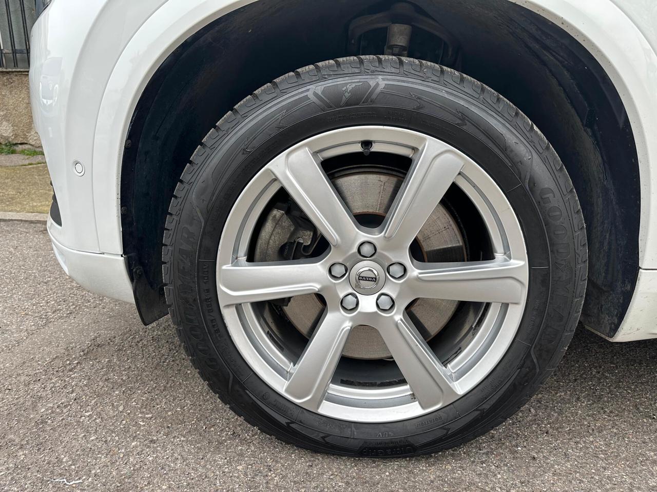 Volvo XC90 2.0 t8 te phev Momentum awd 7p - AUT/NAV/CAMERA360