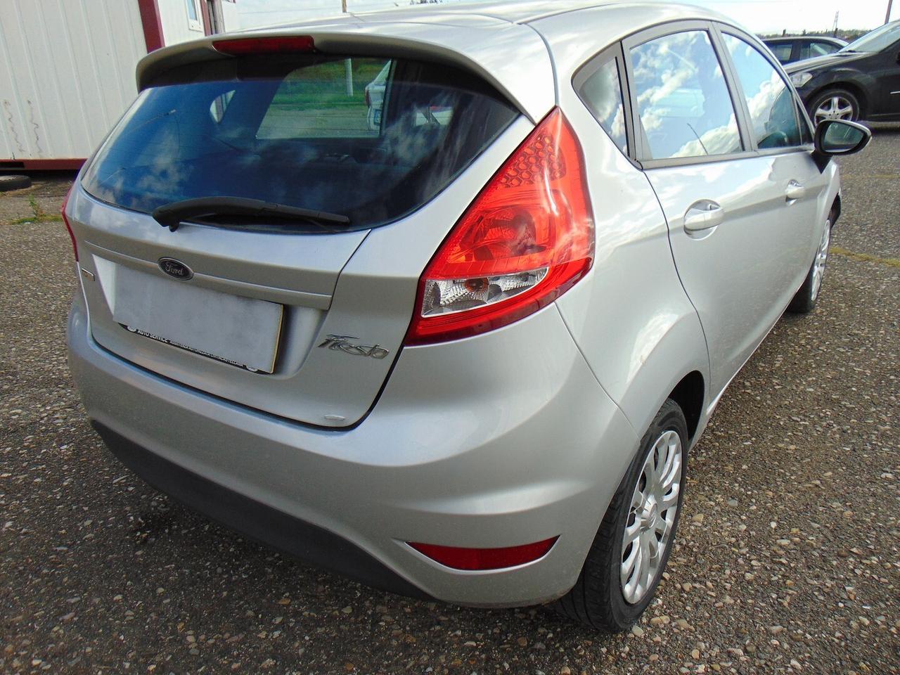 ford fiesta 1.4 disel del 2010