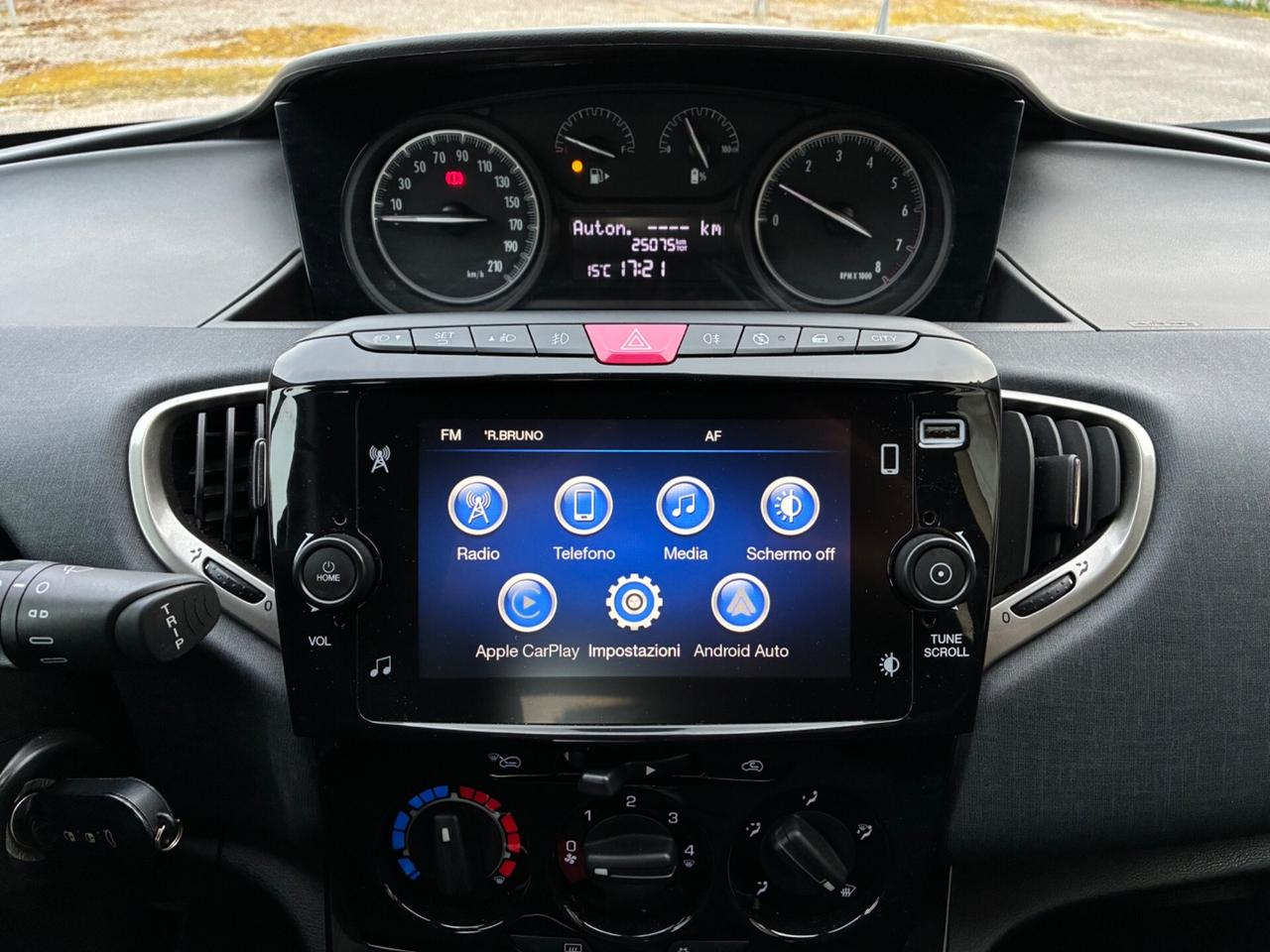Lancia Ypsilon 1.0 FireFly 5 porte S&S Hybrid Gold