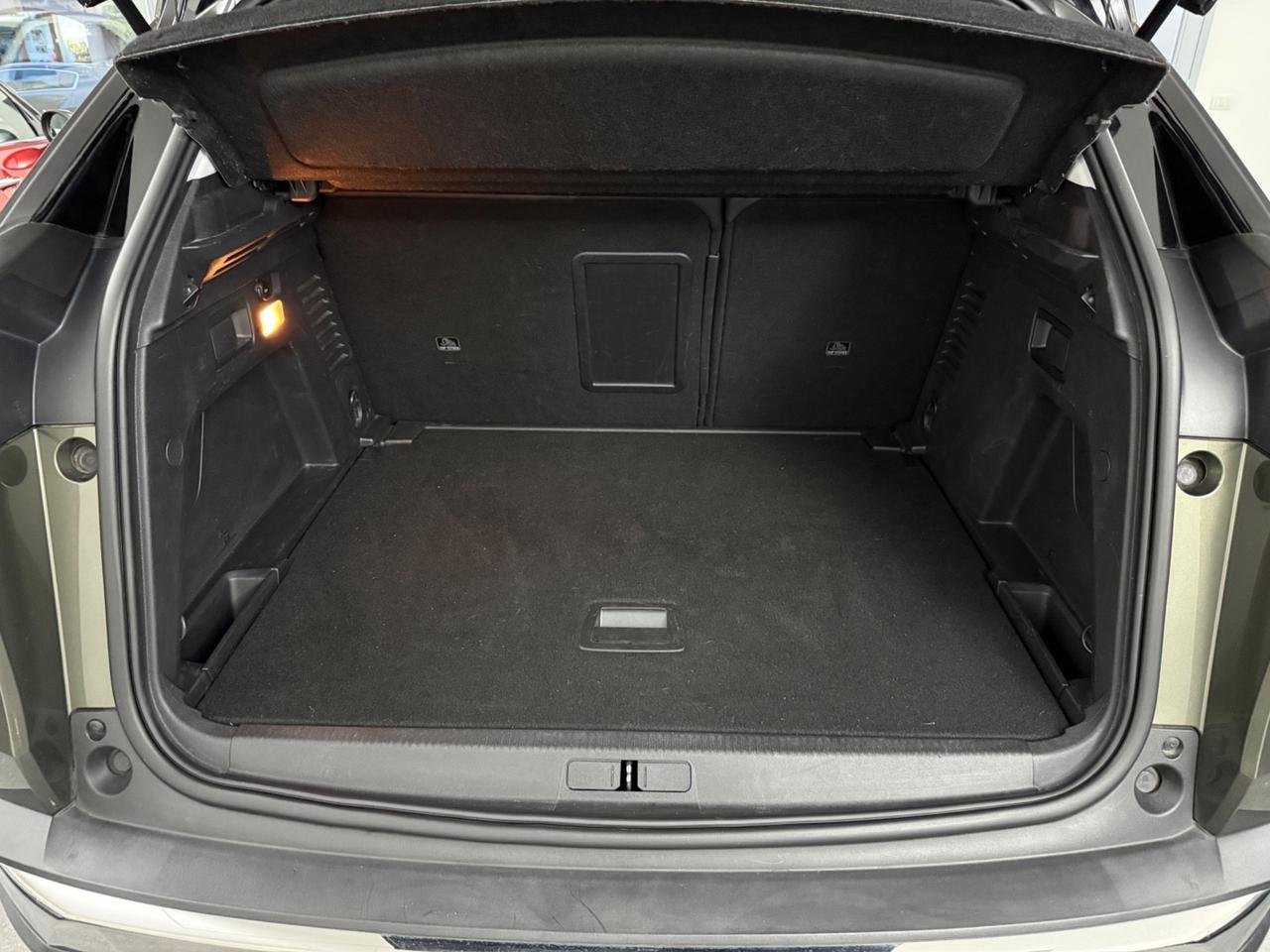 Peugeot 3008 BlueHDi 130 S&S EAT8 Allure