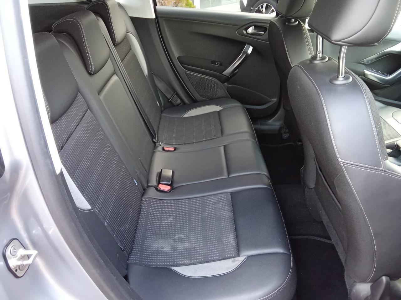 Peugeot 2008 BlueHDi 120 EAT6 S&S Allure