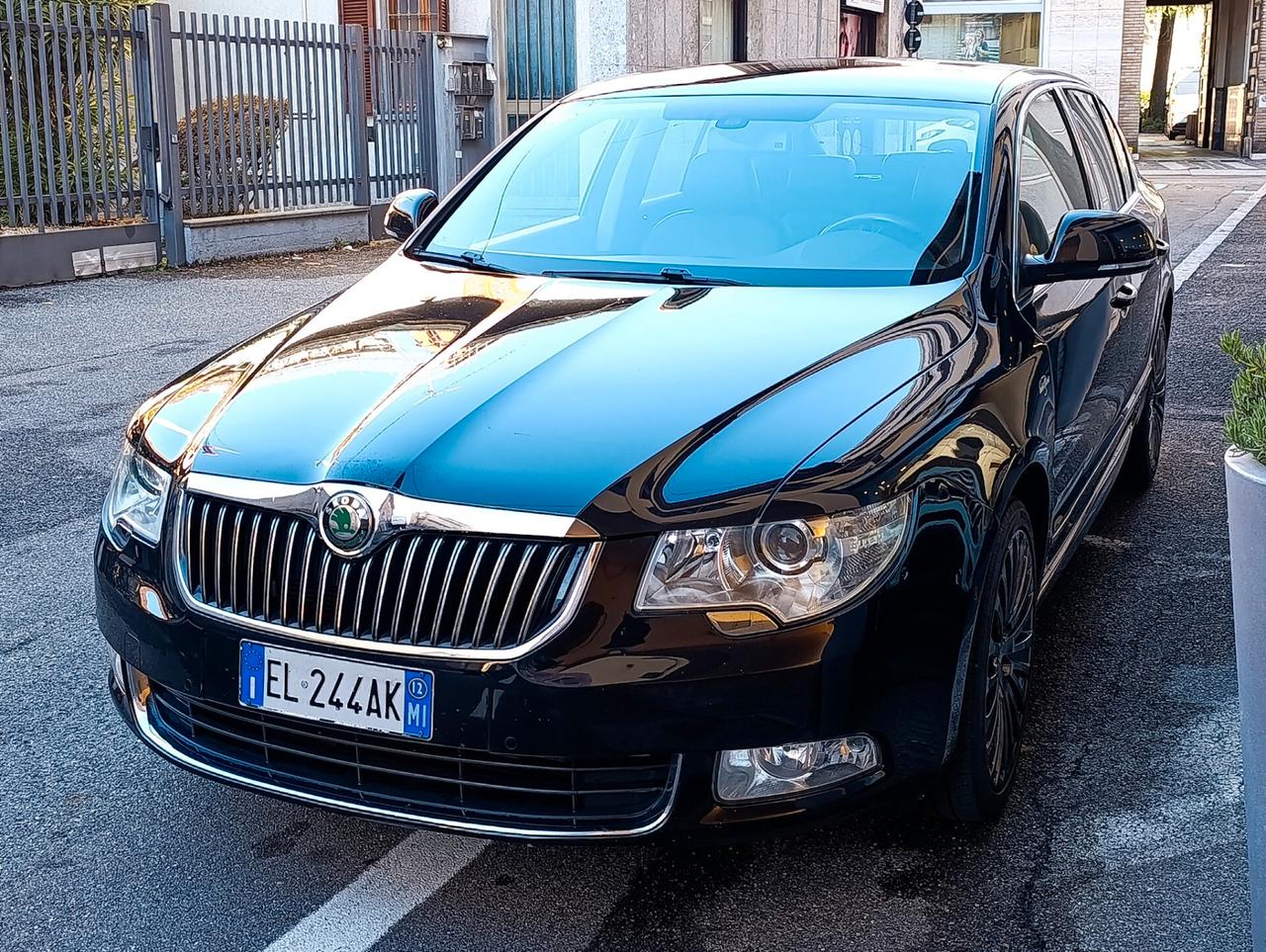 Skoda Superb 2.0 TDI CR 170CV DSG Laurin&Klement