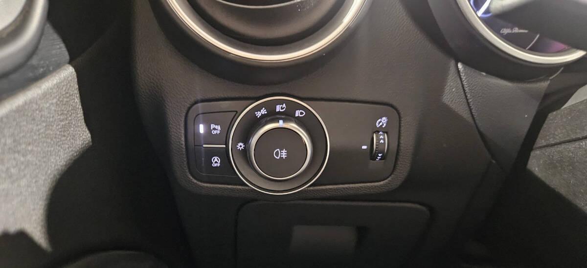 Alfa Romeo Stelvio 2.2 t Business rwd 160cv auto my19