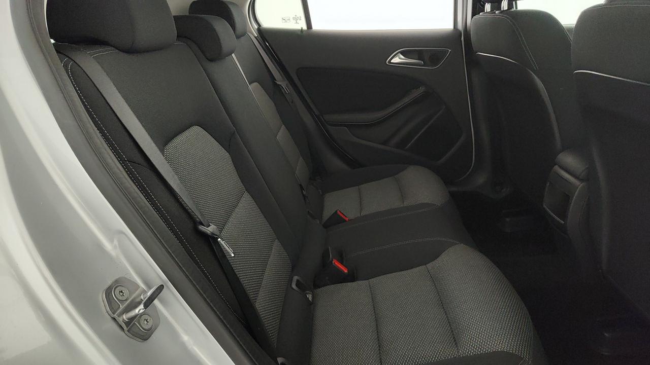 Mercedes-Benz GLA 180 Business