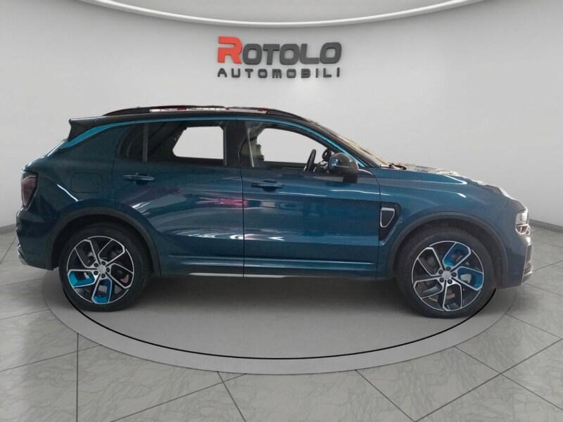 LYNK&CO 01 01 PHEV