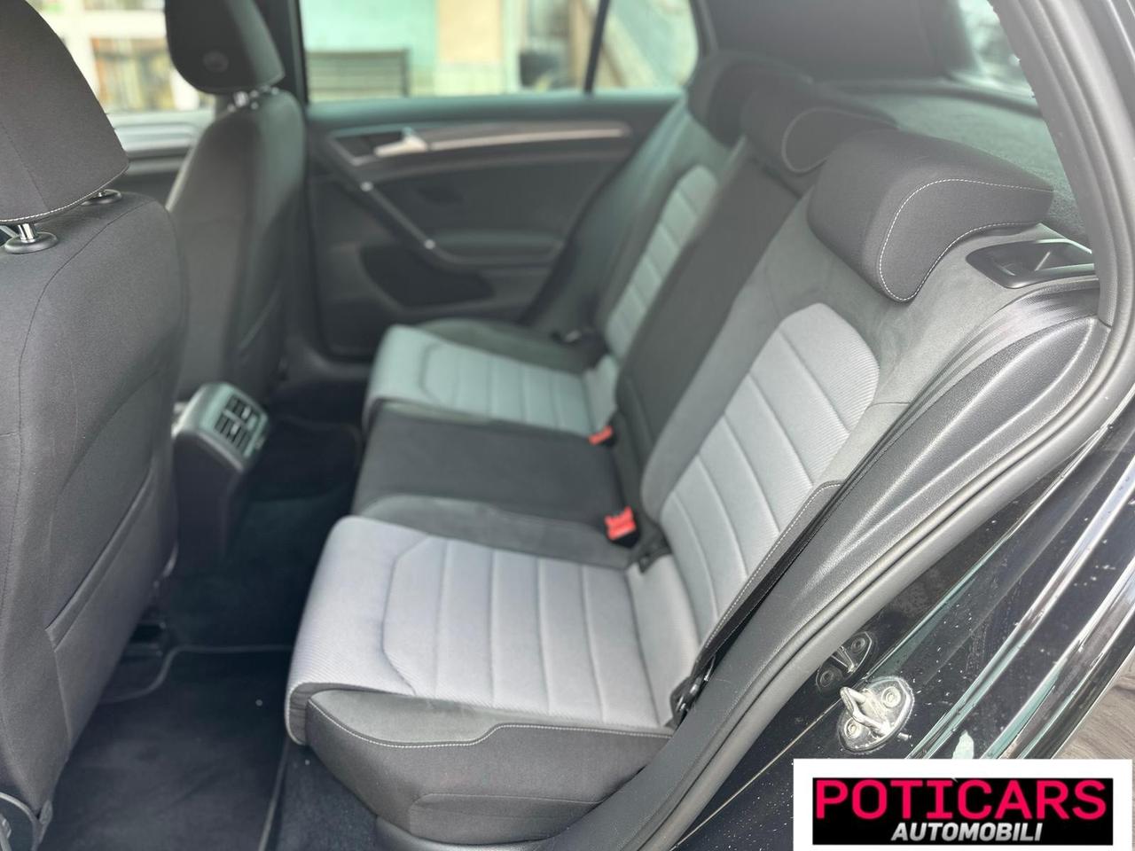 Volkswagen Golf 2.0 TDI 5p. Highline BlueMotion Rline
