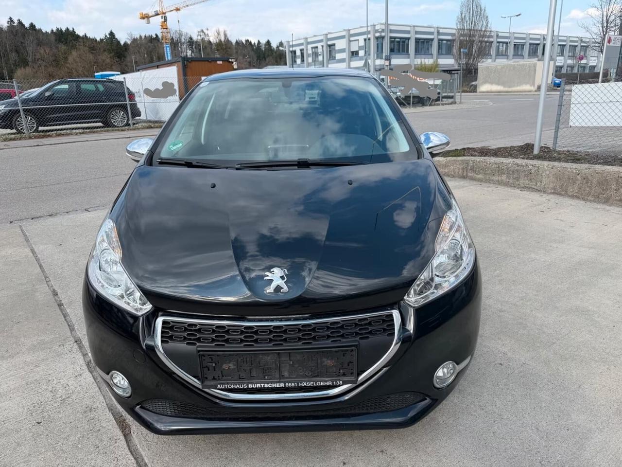 Peugeot 208 PureTech 82 5 porte Allure