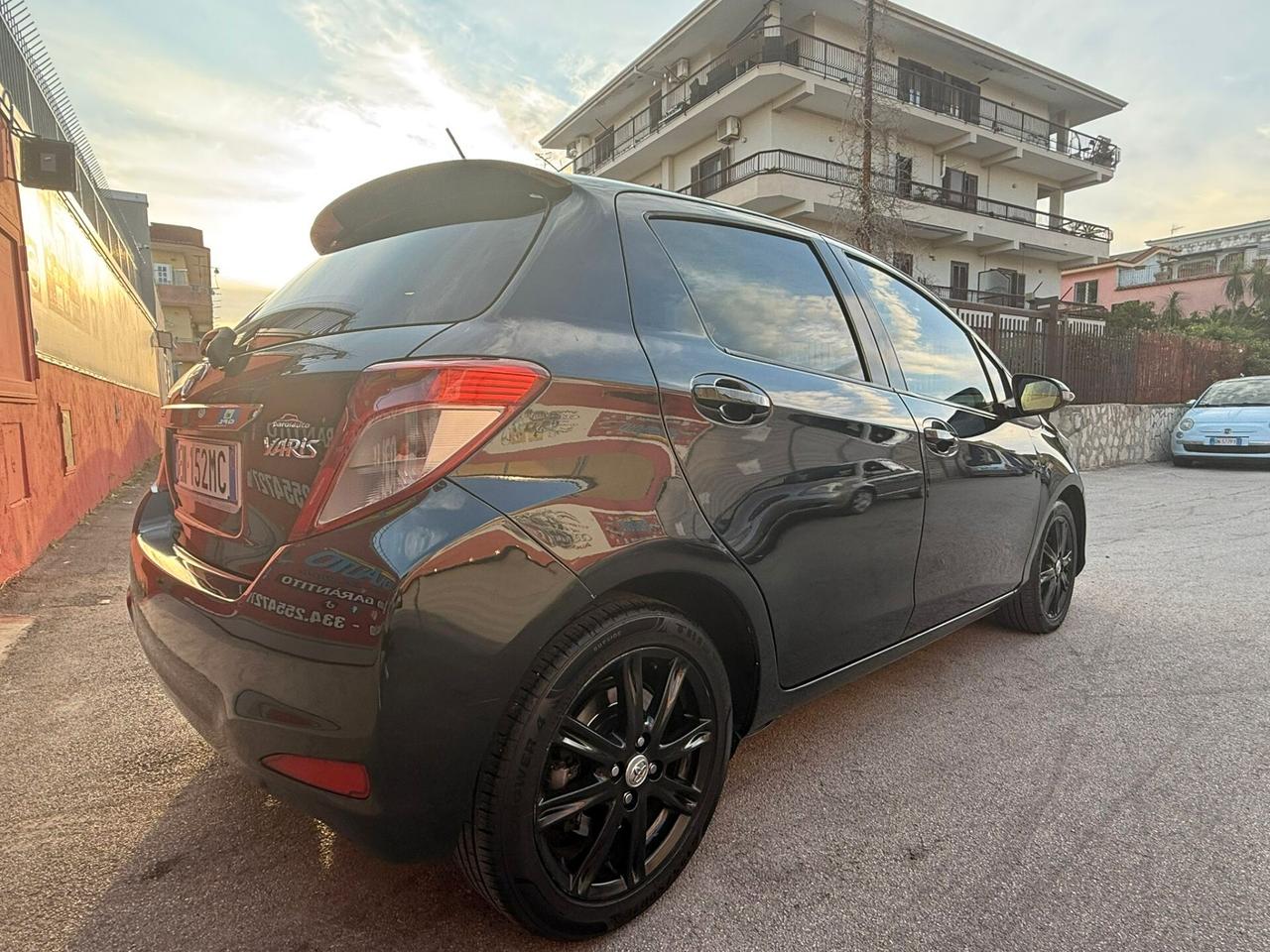 Toyota Yaris 1.4 90cv 5 porte Lounge - 2012
