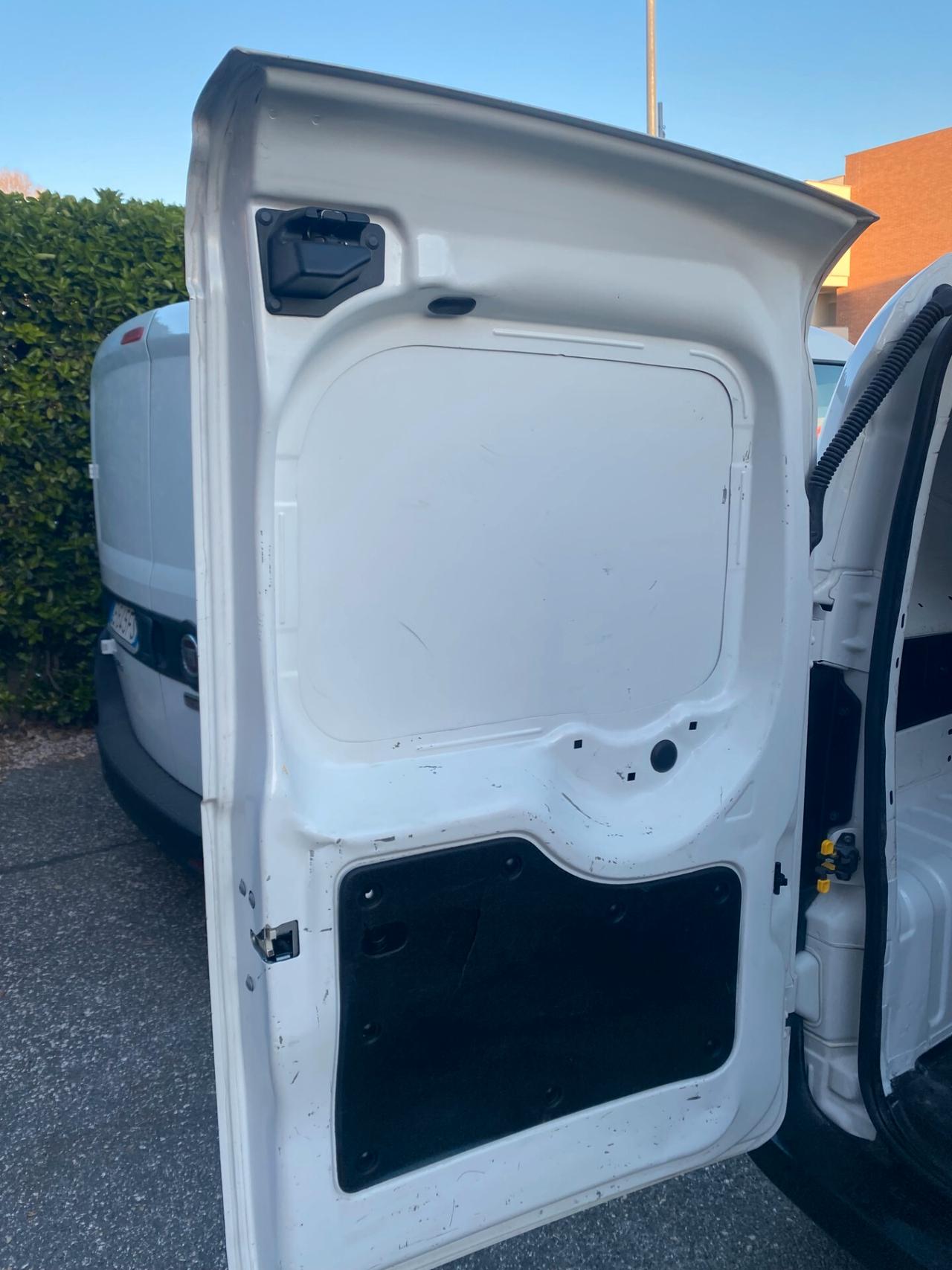 FIAT Fiorino 1.3Mjt 95Cv Cargo SXPack RADIOCarPlay