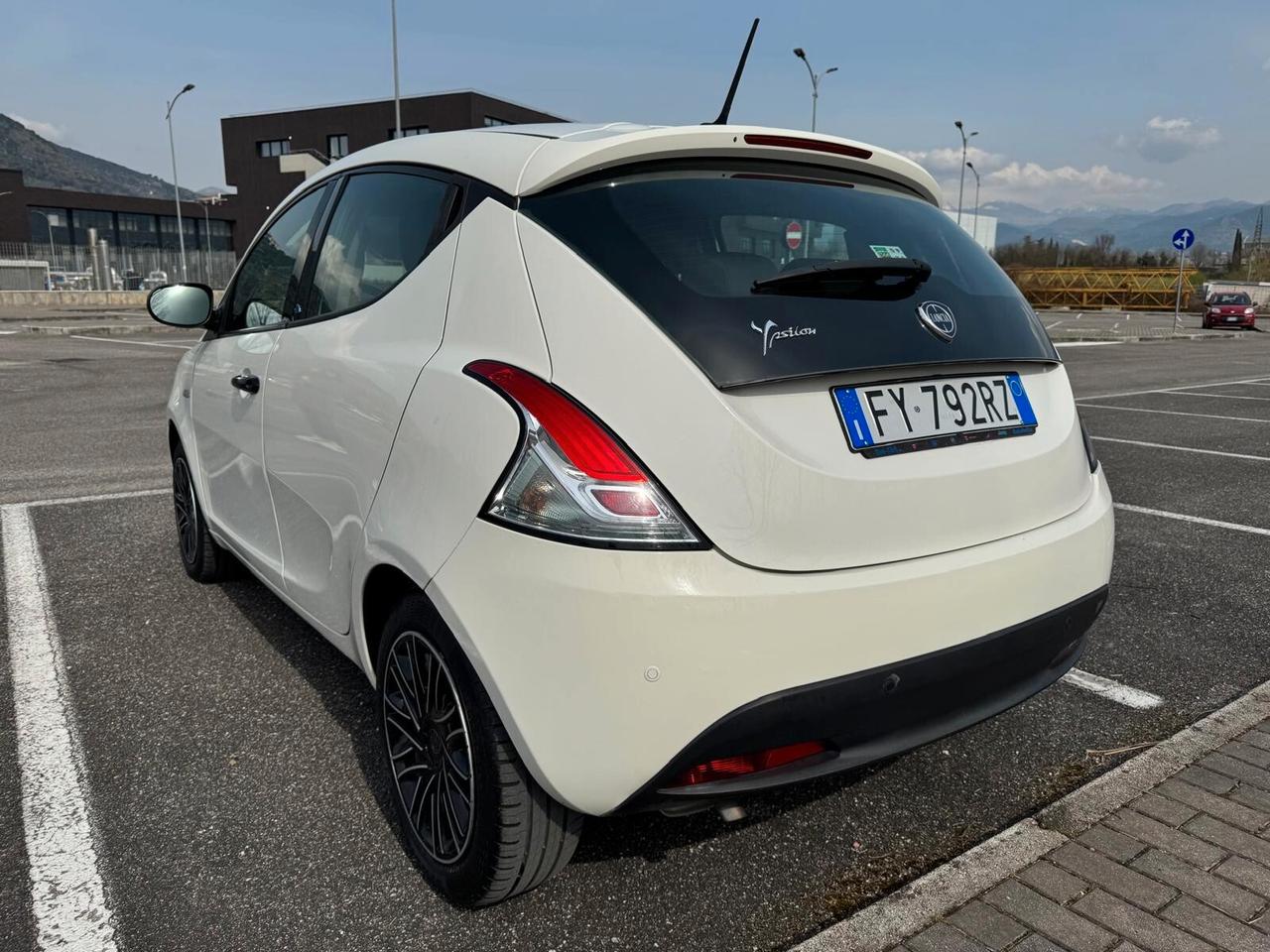 Lancia Ypsilon 1.2 5 porte GPL Platinum ok neopatentati