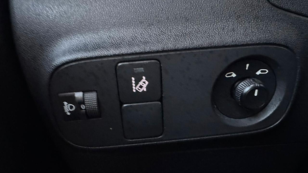 Citroen C3 BlueHDi 75 S&S Shine 2018 NEOP leggi testo