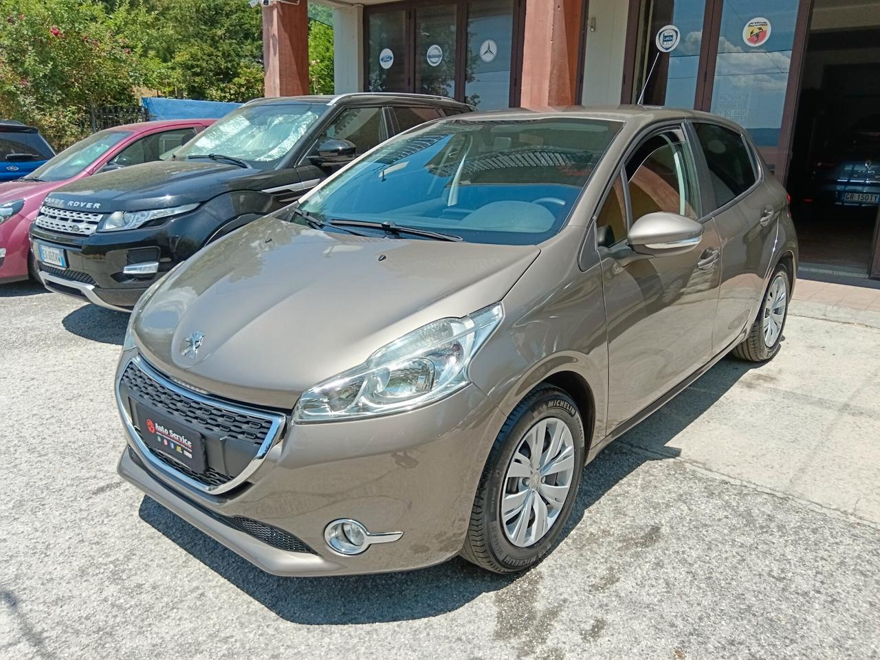Peugeot 208 1.4 HDi 68CV 5P NEOPATENTATI