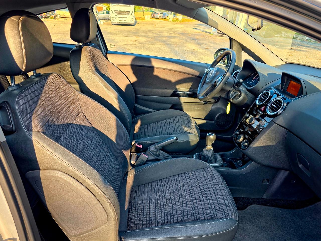 Opel Corsa 1.2 3 porte b-color 2015-E5B Manuale NEO