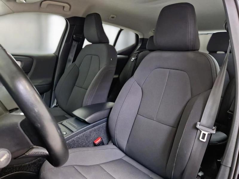 VOLVO XC40 T3 automatico Momentum Pro