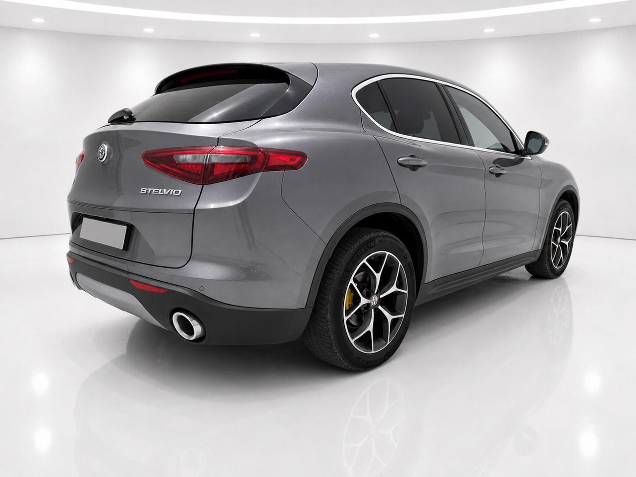 Alfa Romeo Stelvio 2.2 Turbodiesel 180 CV AT8 Q4 Business