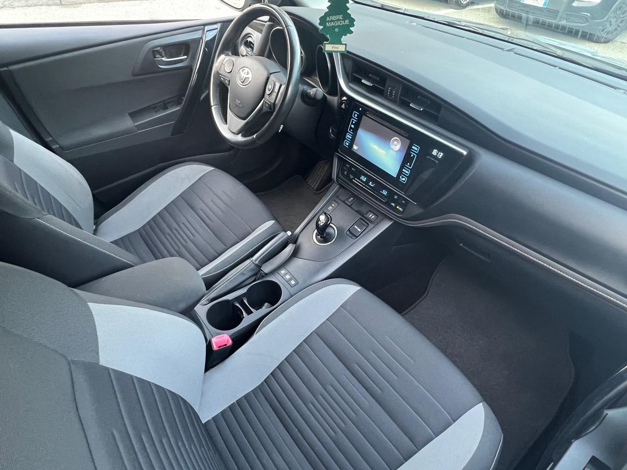 Toyota Auris Business 1.8 HEV #8840