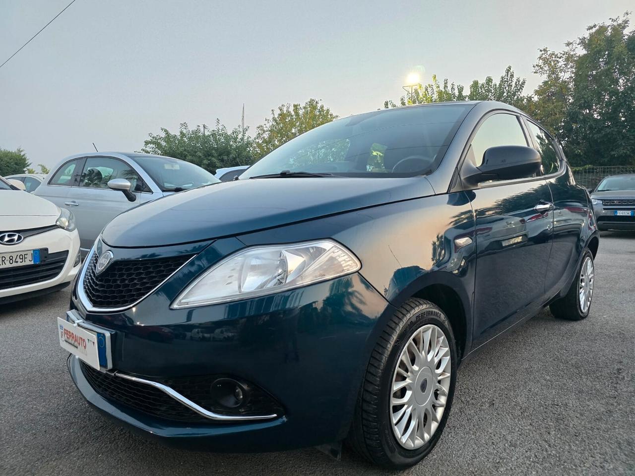 LANCIA Y 1.2GPL DI SERIE GOLD 5POSTO FULL OPT