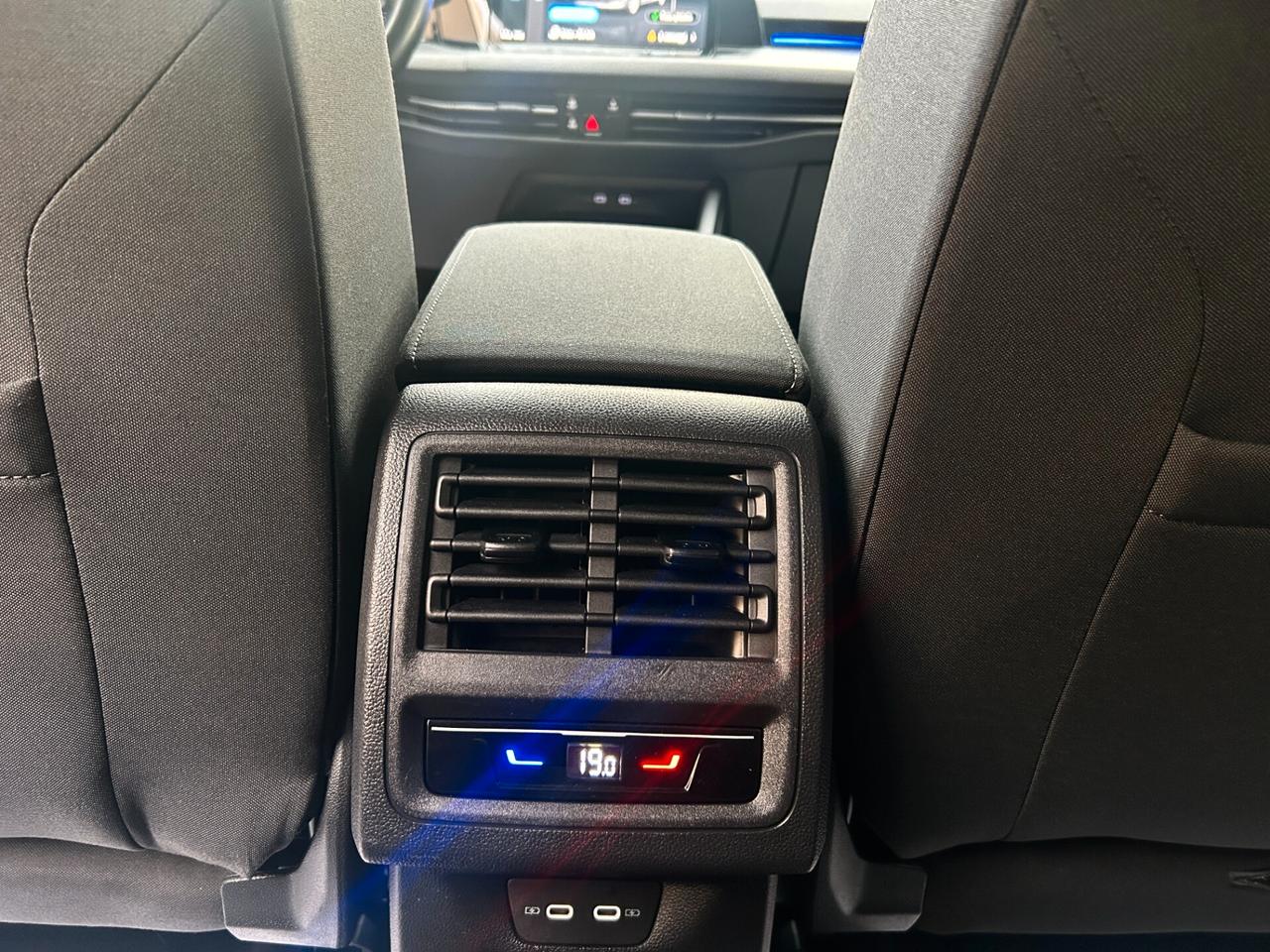 Volkswagen Golf 1.5 TGI DSG Style 2022