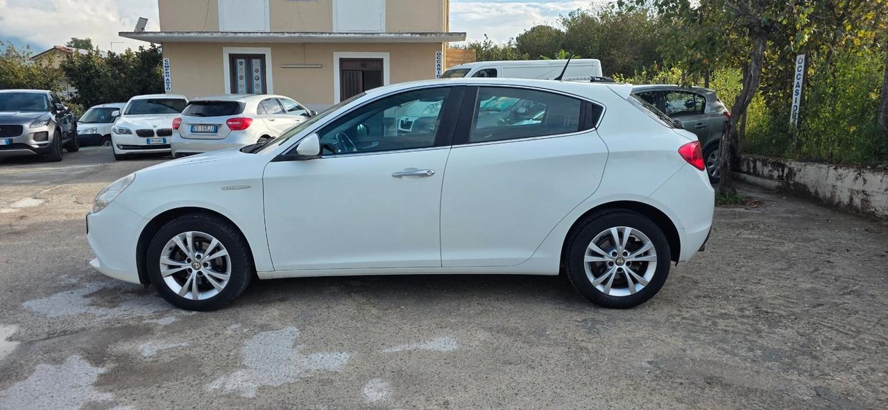 Alfa Romeo Giulietta 1.6 JTDm-2 105 CV Distinctive