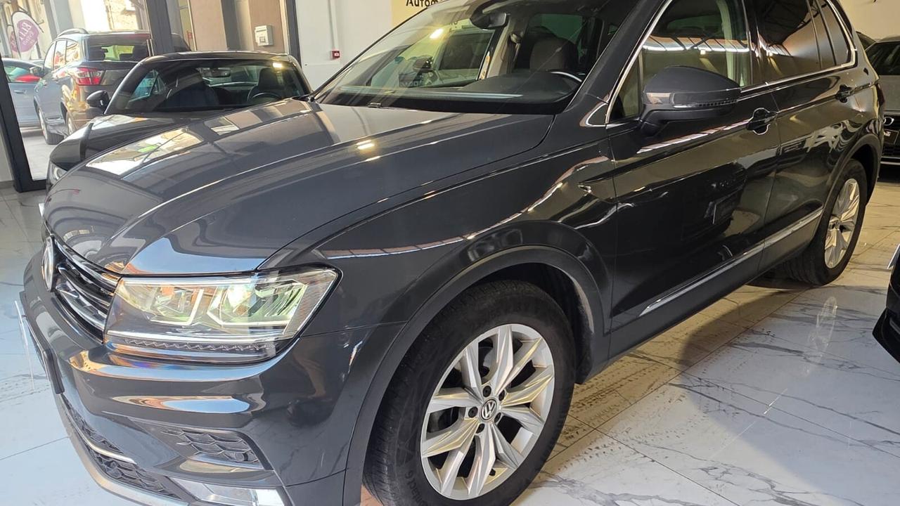 Volkswagen Tiguan 2.0 BiTDI SCR DSG 4MOTION Executive R-Line BMT
