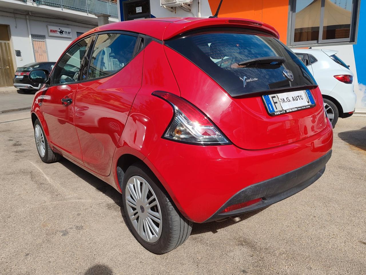 LANCIA YPSILON