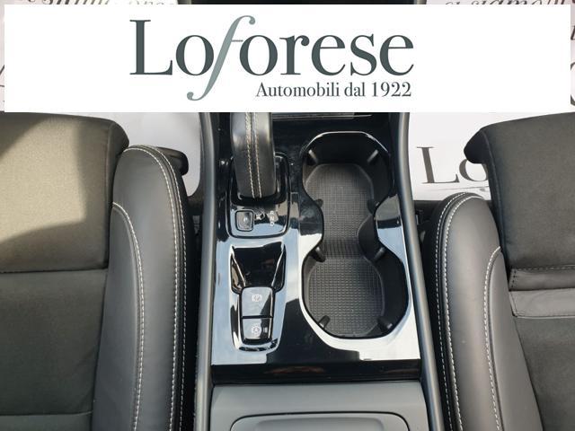 VOLVO XC40 B4 AWD Geartronic R-design