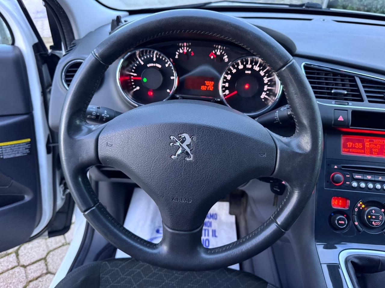 Peugeot 3008 1.6 HDi 115CV Business