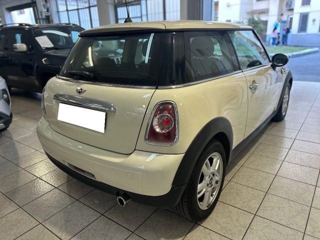 MINI One 1.6 16V One (55kW)