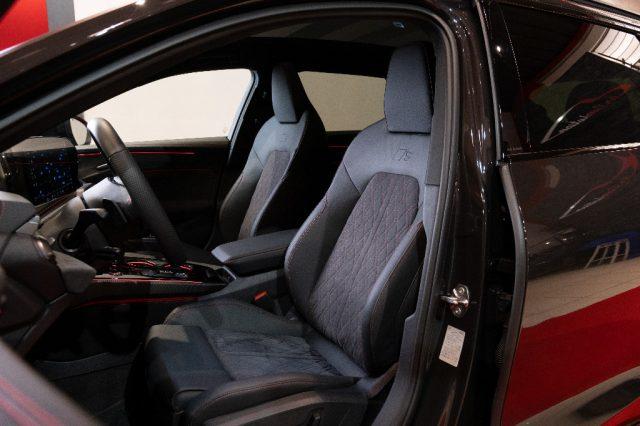 AUDI A6 Avant TFSI 270 kW S tronic quattro S line edition.