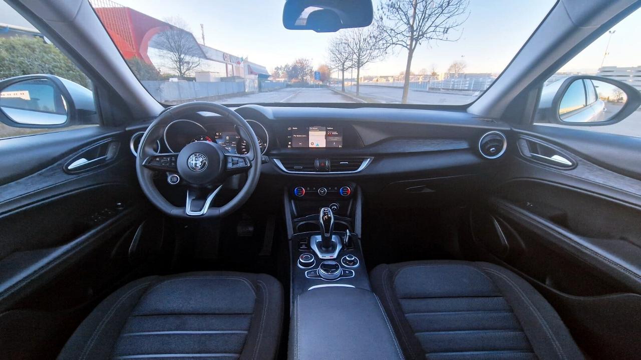 Alfa Romeo Stelvio 2.2 Turbodiesel 160 CV AT8 RWD