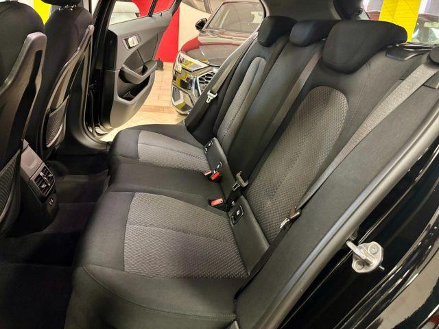 BMW 118 d 5p. Business Advantage UNIPRO - SERVICE BMW