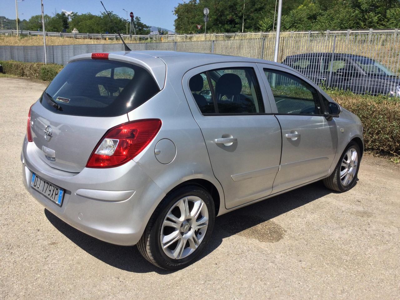 Opel Corsa 1.0 12V 5 porte Enjoy