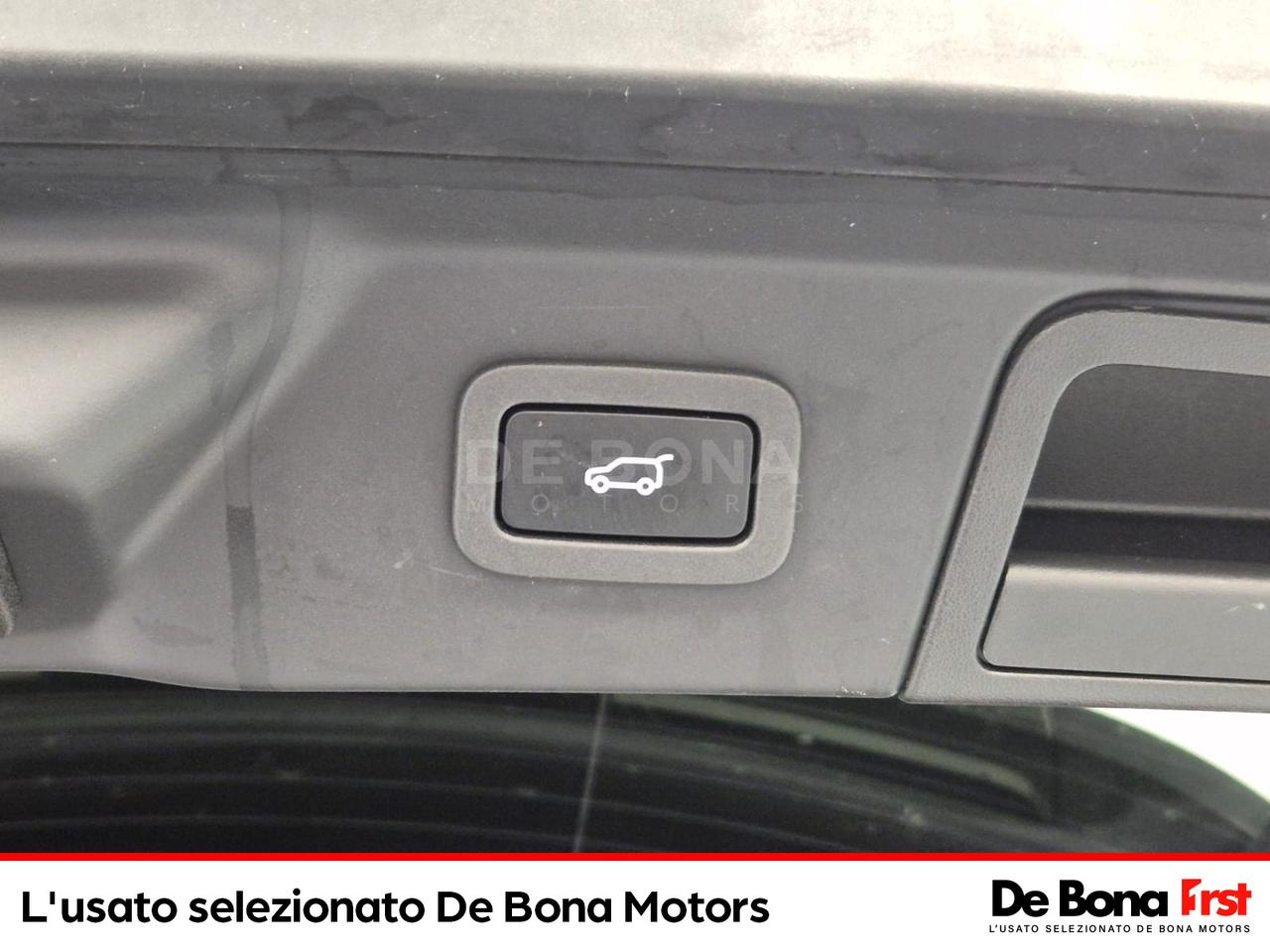 Land Rover Range Rover Velar 2.0d i4 180cv auto my19