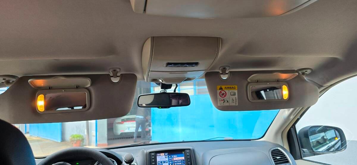 Lancia Voyager 2.8L Platinum 178cv auto *motore nuovo gar full*