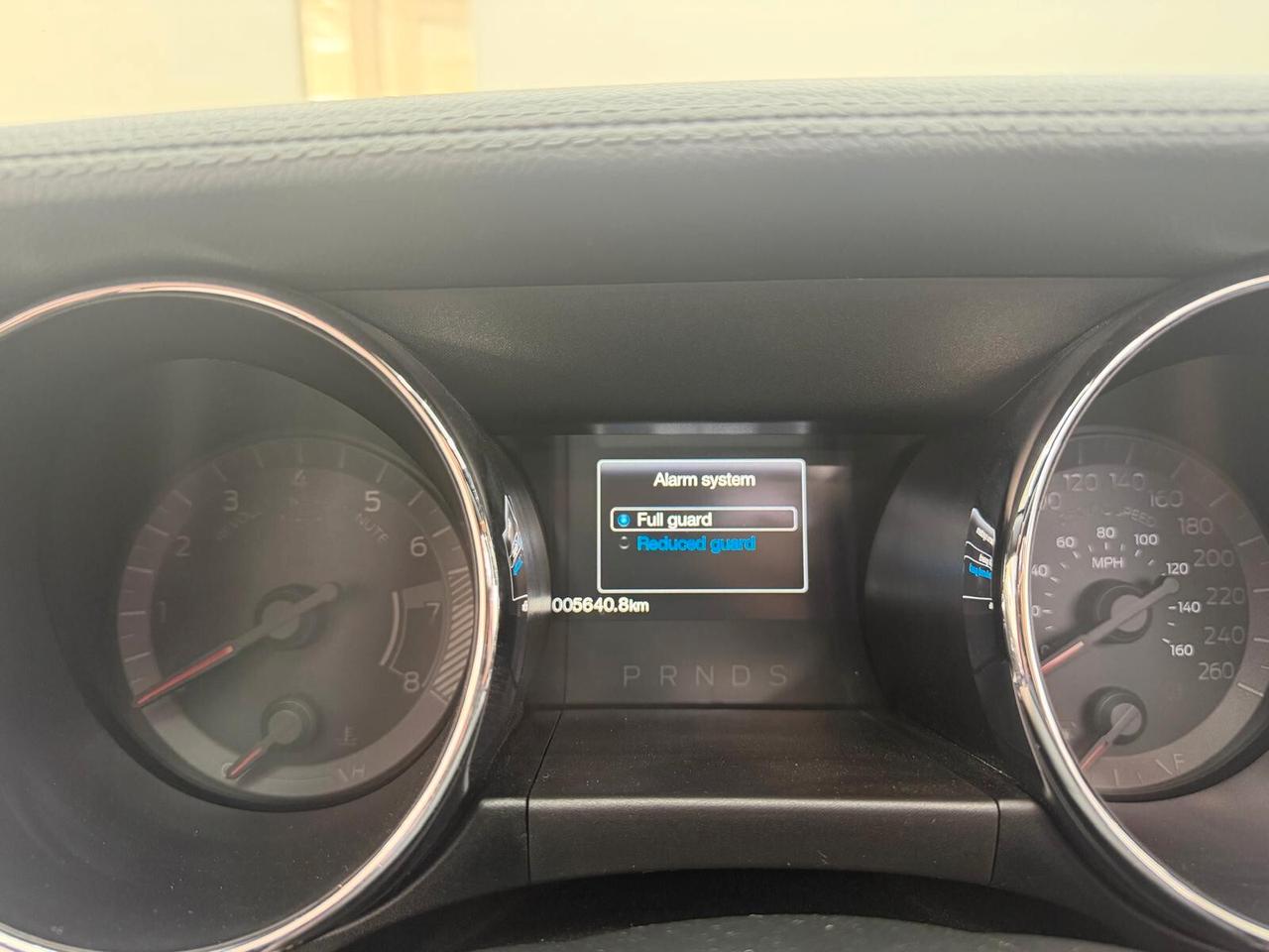 Ford Mustang Convertible 5.0 V8 421CV - Benzina
