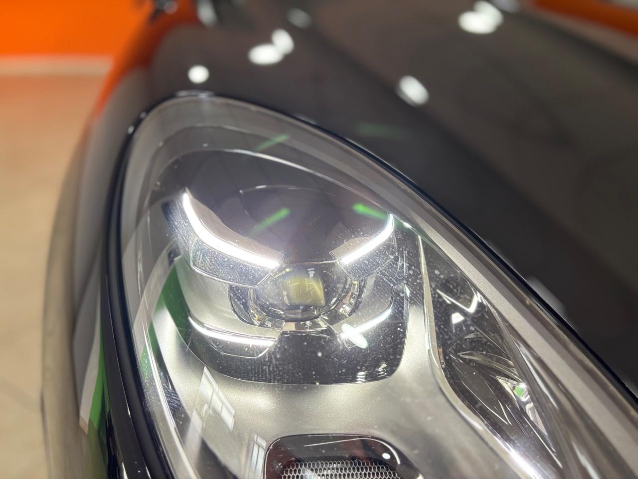 Porsche Macan 2.0 245 cv pdk tetto matrix sound permute finanziamenti