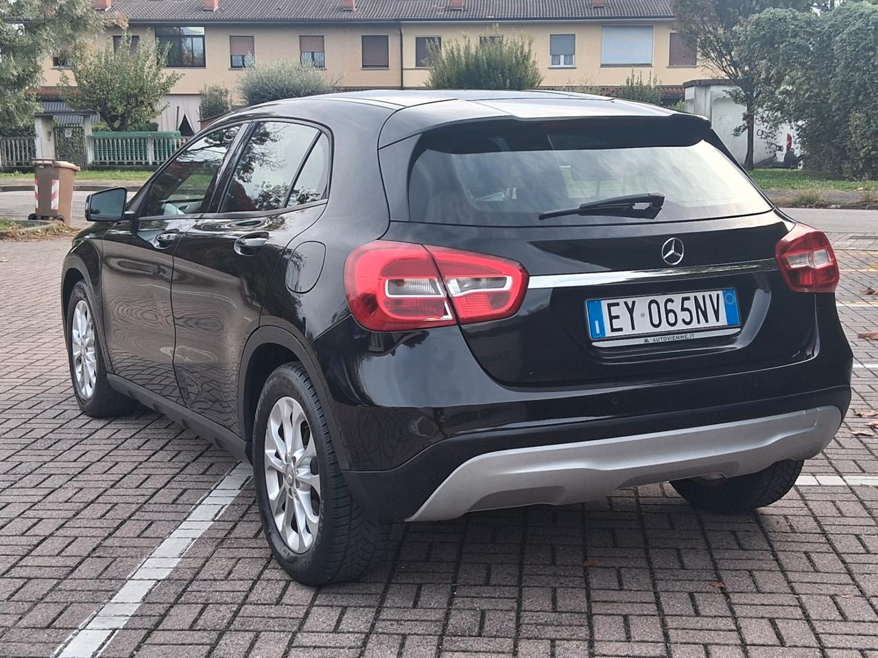 Mercedes-benz GLA 180 d Automatic Premium..CELL 320 147 1147 WUATSAPP