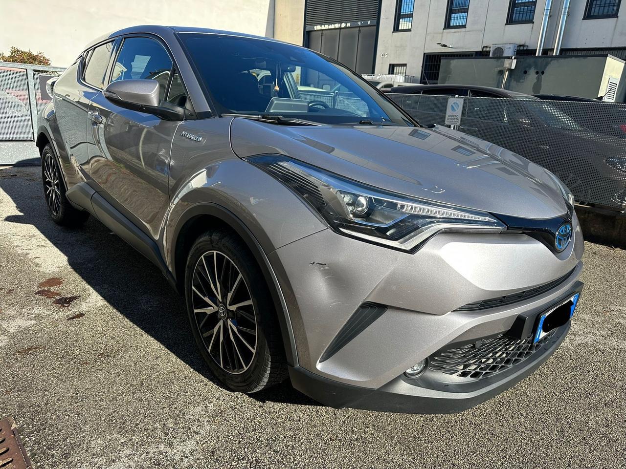 Toyota C-HR 1.8 Hybrid E-CVT Style